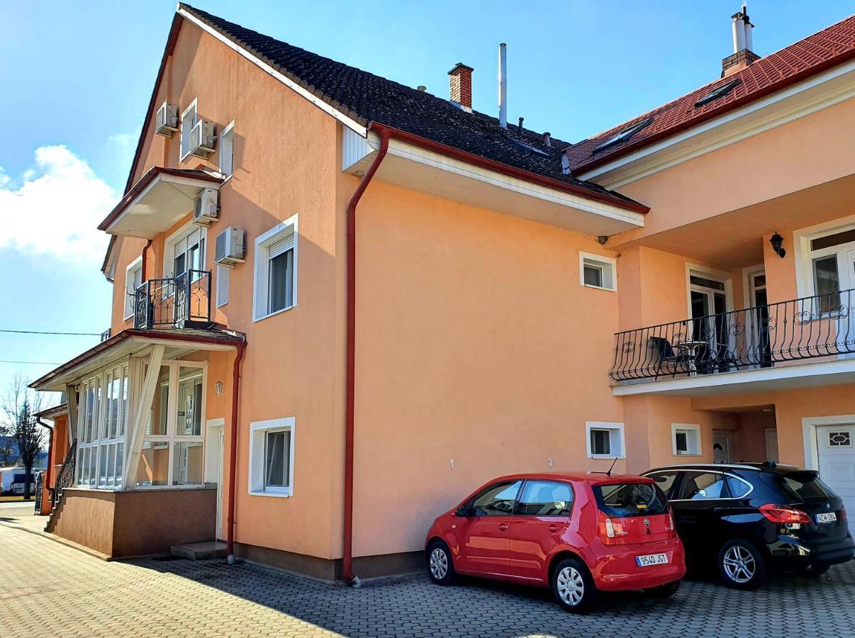 Eva Panzio Hotel Sarvar Exterior photo